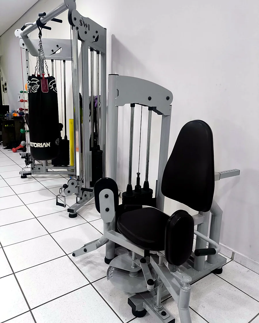 Aparelhos de fortalecimento do studio